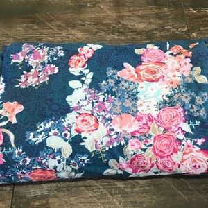 Caden Lane crib sheet- floral print